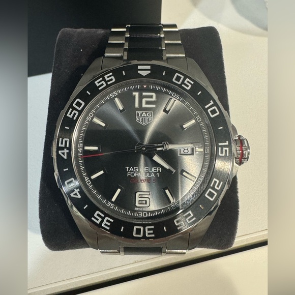 TAG HEUER FORMULA 1 DATE Automatic, 43 mm, Steel & Ceramic - Picture 2 of 4